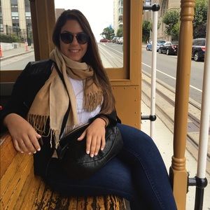 Meet your Posher, Manuela